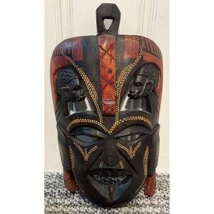 VINTAGE HANDCARVED MAASAI AFRICAN JAMBO KENYA MASK WALL HANGING 10”X6”